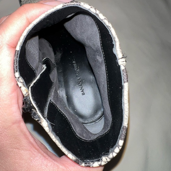 Banana Republic Snake Print Ankle Boots Size 9 - Picture 6 of 8